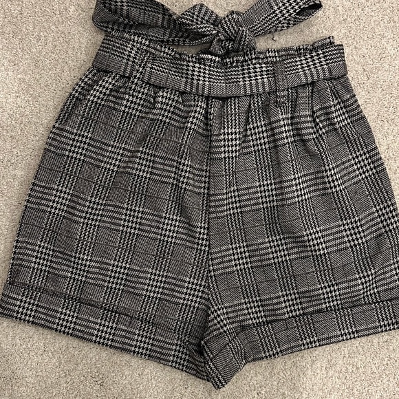 FASHIONNOVA PLAID DRESS-SHORTS - Picture 3 of 5